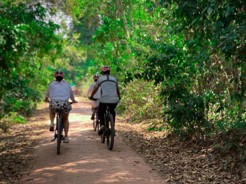 angkor-sunrise-expedition-cycling-through-serene-backroads
