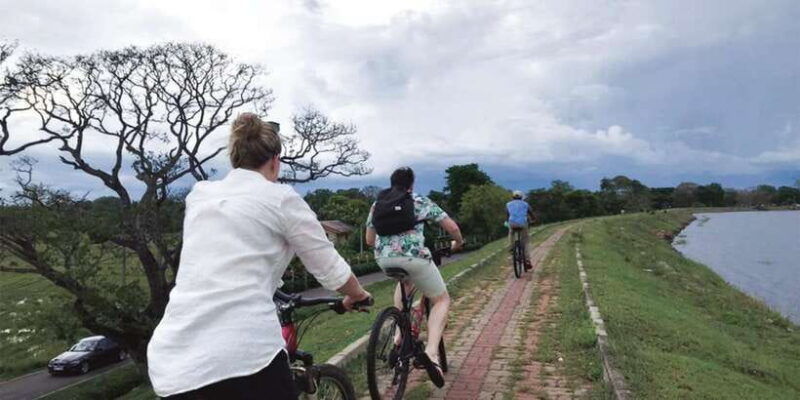 anuradhapura-private-half-day-cycling-tour-w-guide