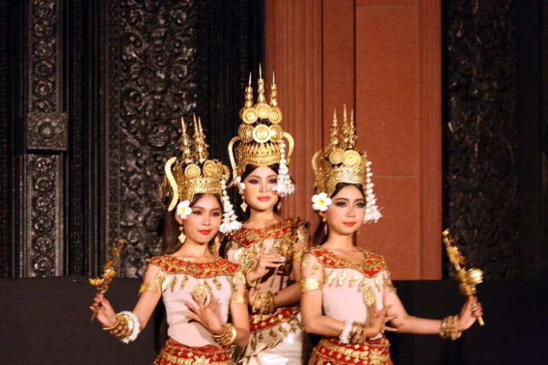 apsara-dance-show-with-dinner-by-tuk-tuk-roundtrip-transfer