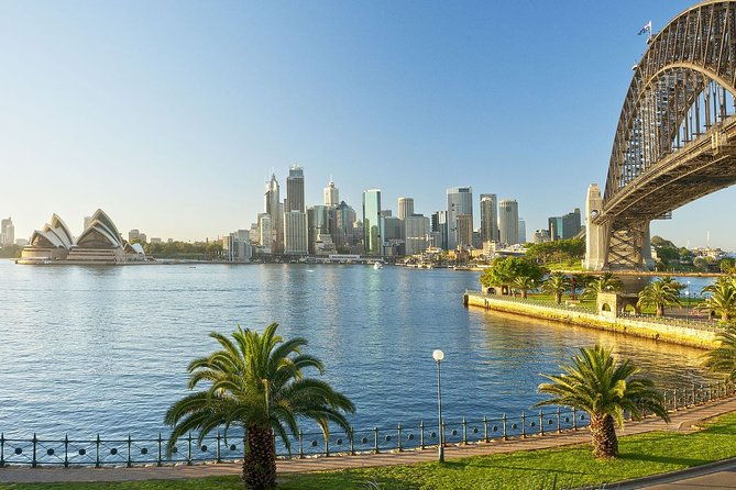 Arrival Transfer: Sydney Airport SYD to Sydney in Luxury Van - How the Meeting Point Works