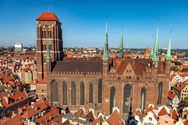 artus-court-and-gdansk-old-town-private-tour-with-tickets