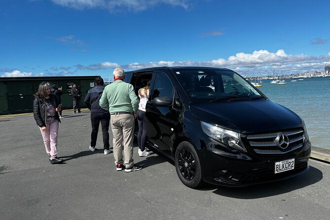 Auckland Airport & Ground Transfers - Private Luxury Car/ Van. - Why Choose a Private Luxury Transfer in Auckland?