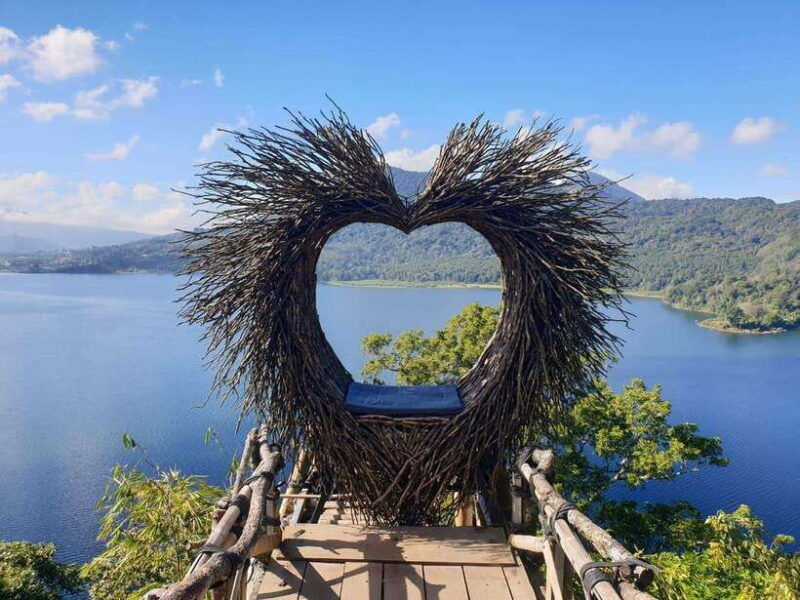 bali-dolphin-watching-waterfall-wanagiri-and-ulun-danu