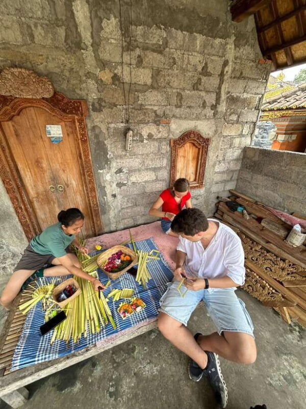 bali-hidding-surprise-explore-village-big-tree-culture