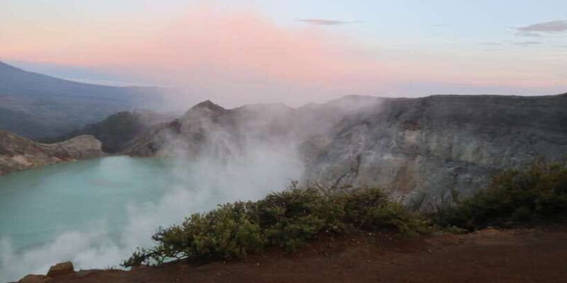 bali-mount-ijen-guided-night-walking-tour-with-breakfast