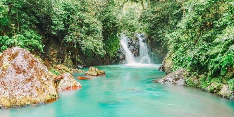 bali-secret-garden-ulun-danu-temple-and-waterfall-tour
