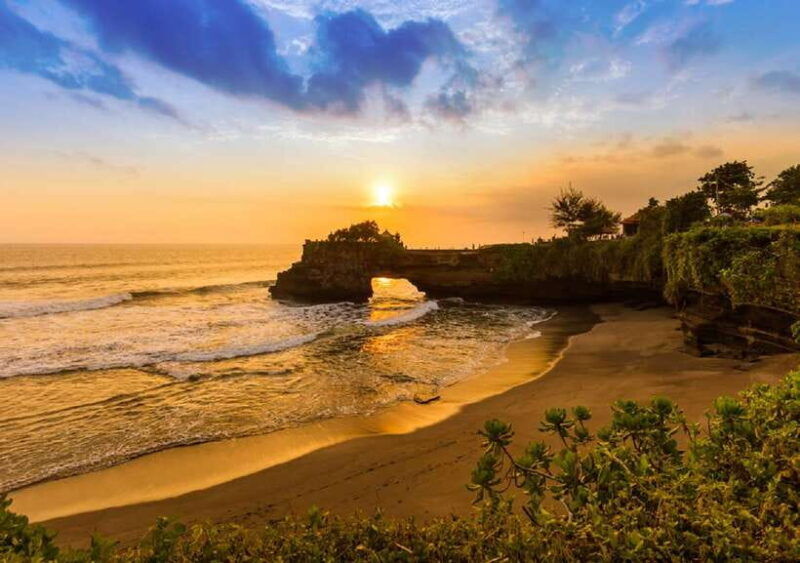 bali-taman-ayun-and-tanah-lot-temple-sunset-tour