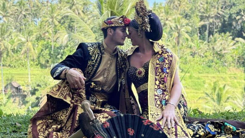 bali-traditional-prewedding-photoshoot-ubud-outdoor-massage