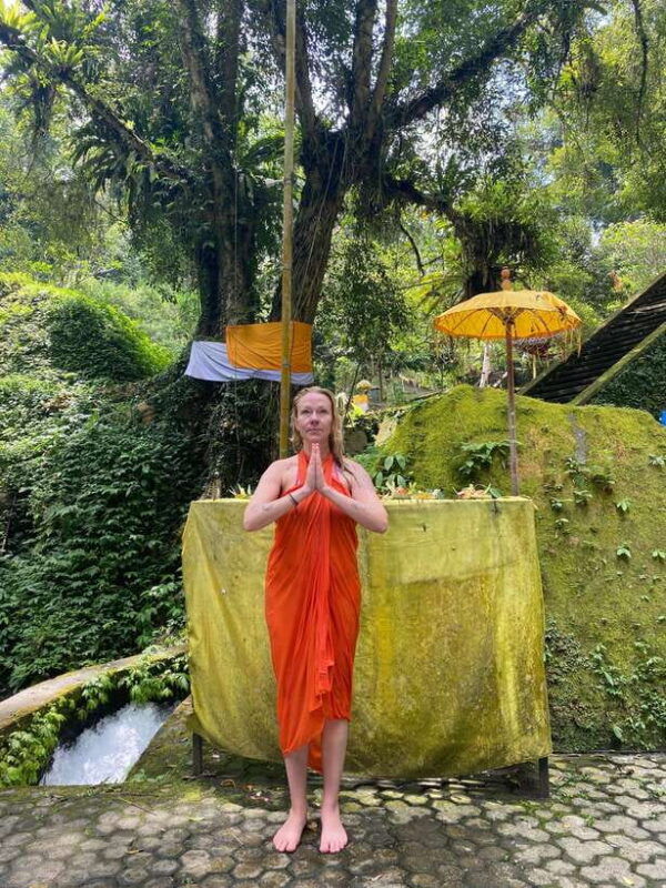 bali-traditional-shamanic-healing-and-water-purification