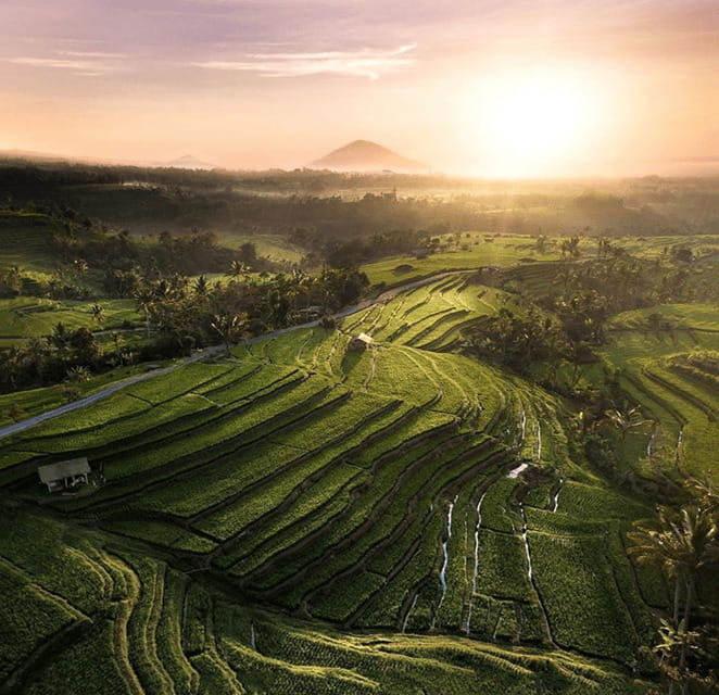 bali-trip-to-tirta-gangga-palace-and-tukad-cepung-waterfall