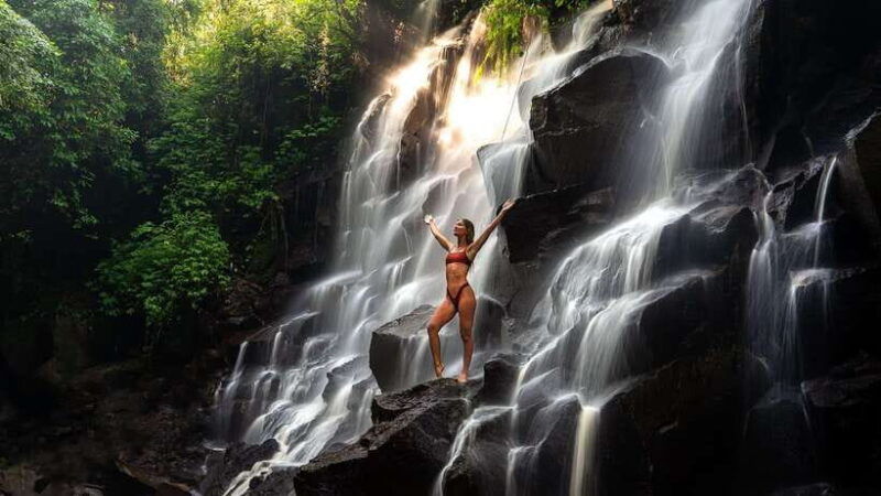 bali-ubud-kanto-lampo-waterfall-monkey-forest-swing-tour