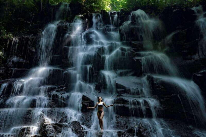 bali-waterfalls-rice-terrace-swing-with-photographer