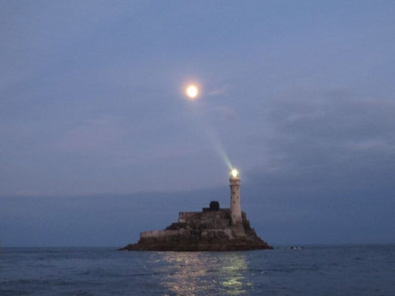 baltimore-harbor-sunset-cruise-to-fastnet-rock-lighthouse