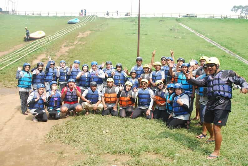 bandung-pangalengan-river-rafting-adventure-with-lunch