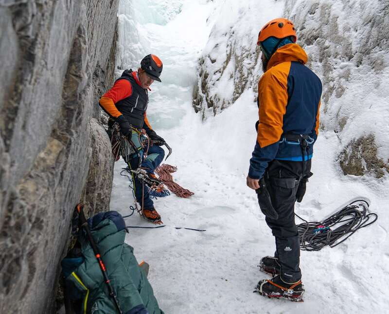 banff-introduction-to-ice-climbing-for-beginners