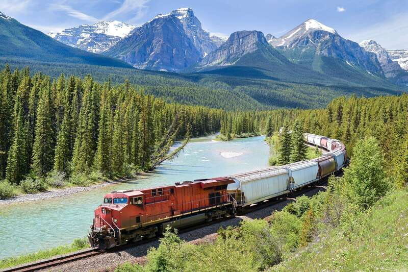 banff-tour-louise-emerald-lake-falls-and-johnston-canyon