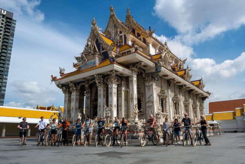 bangkok-beyond-the-city-bike-tour-with-local-snack