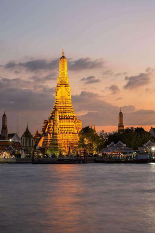 bangkok-luxury-white-cruise-with-buffet-and-entertainment