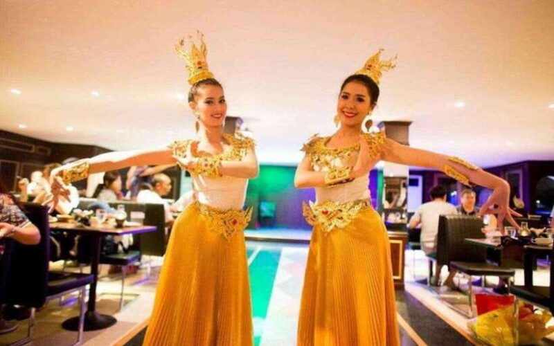bangkok-luxury-white-dinner-cruise-with-live-entertainment