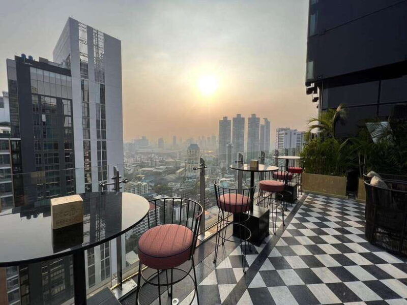 bangkok-mojjo-rooftop-lounge-bar-food-beverage-package