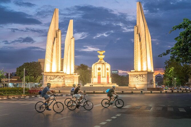 Bangkok: Night Bike Tour with Temples & Flower Market Visit - Why This Tour Offers Great Value