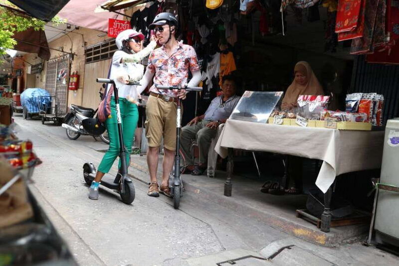 bangkok-riverside-e-scooter-adventure-with-streetfood-snack