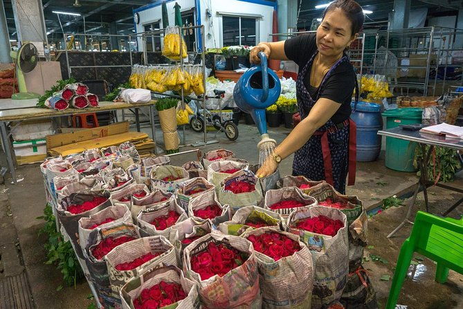 Bangkok Tour By Selfie Expert : LittleIndia, WatTraimit, WatPho - The Complete Experience Breakdown
