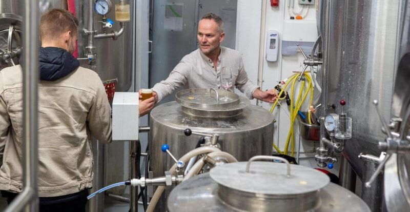 beer-brewery-tour-at-gaedingur-brewery