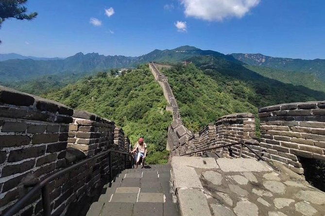 Beijing Layover Private Tour: Mutianyu Great Wall with Round-trip Airport Transfer - Detailed Breakdown of the Itinerary