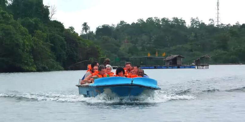 bentota-swampboat-ride-through-mangrove-forest