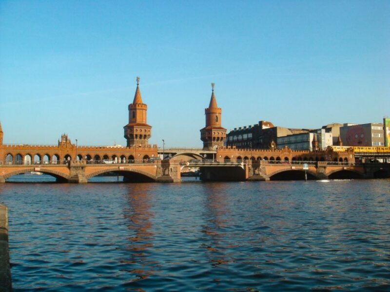 berlin-2-5-hour-east-side-boat-cruise-with-commentary