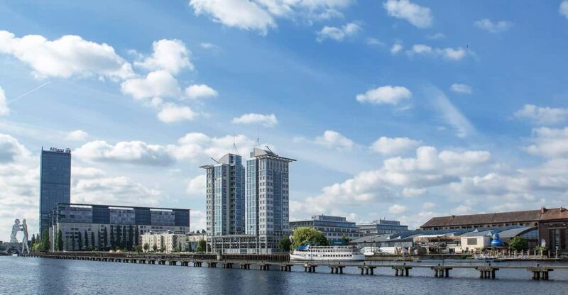 berlin-east-side-gallery-spree-cruise-by-electric-boat
