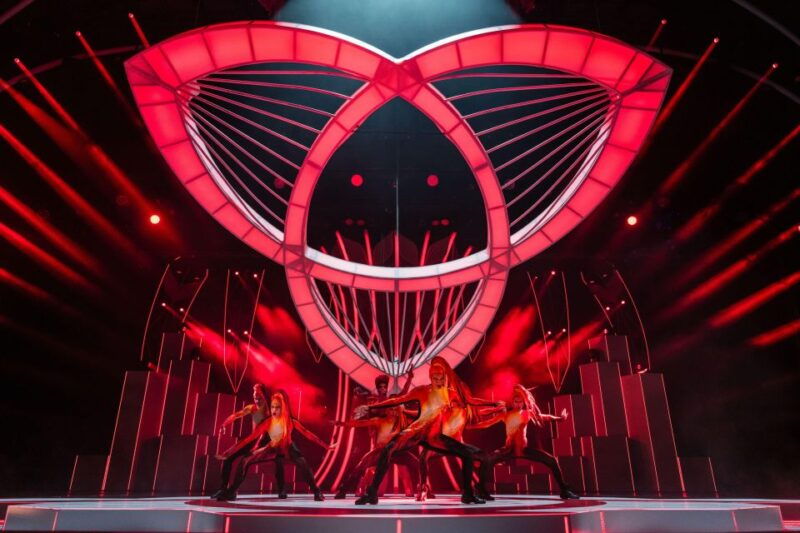 berlin-falling-in-love-grand-show-friedrichstadt-palast