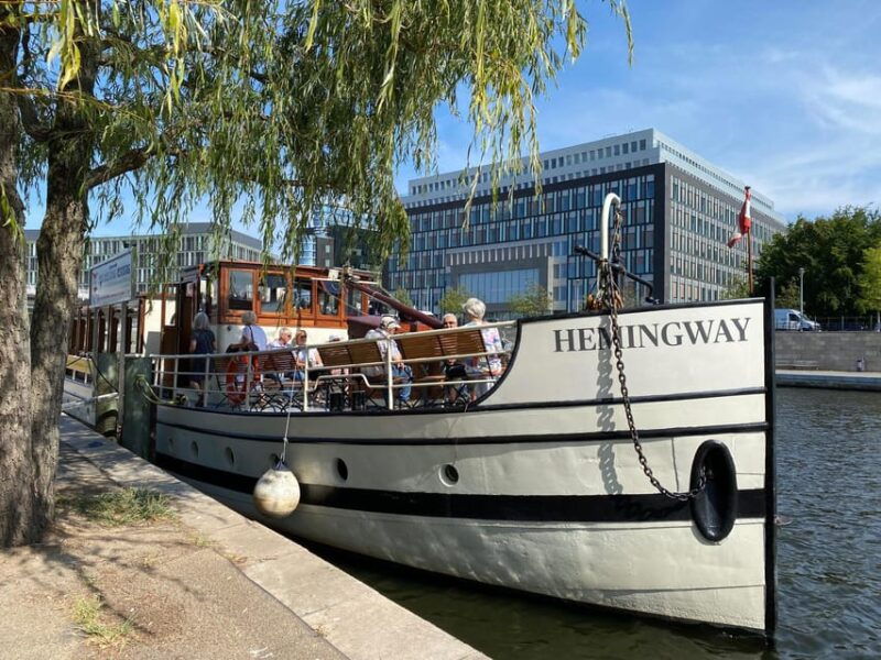 berlin-historic-boat-sightseeing-city-center-tour