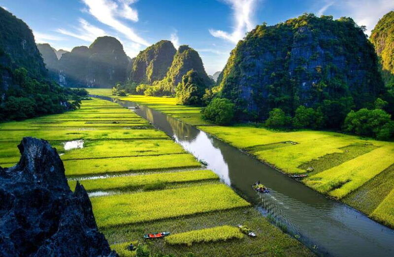 best-ninh-binh-day-tour-tam-coc-hoa-lu-lunch-cycling