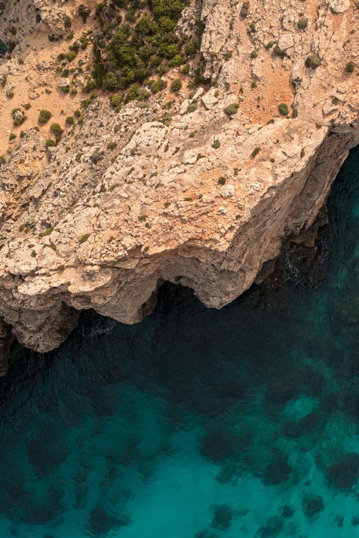 blue-lagoon-crystal-lagoon-comino-caves-private-boat-tour