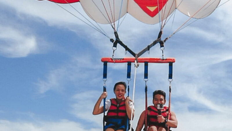 boracay-15-minute-parasailing-adventure