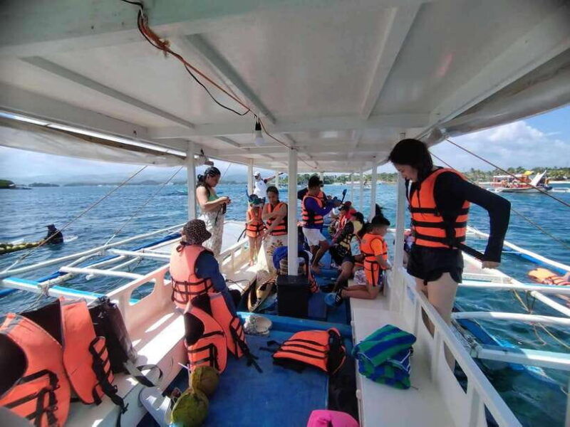 boracay-private-island-hopping-and-lunch-with-seaview