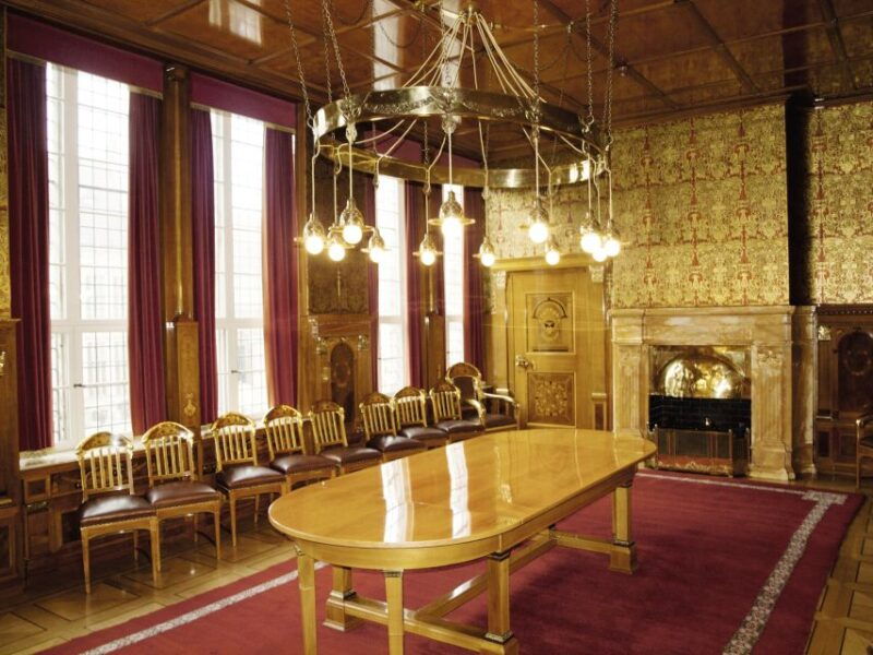 bremen-public-tour-of-the-town-hall-in-english