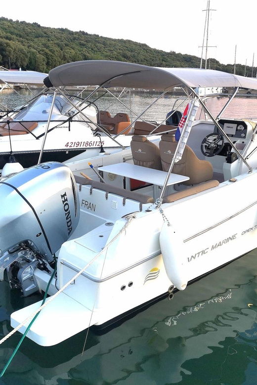 brioni-private-sunset-and-dolphin-boat-tour-up-to-11-people