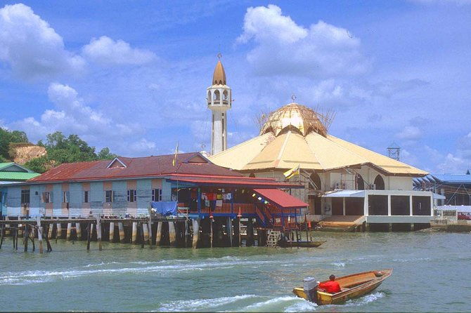 Brunei Half Day City Tour with Royal Regalia & Sultan Omar Ali Saifuddin Mosque - Practical Details and Tips