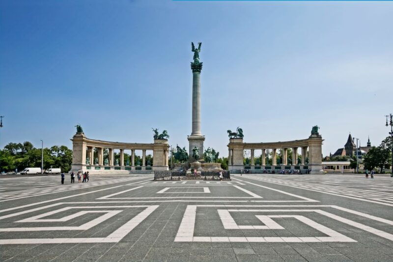 budapest-%e2%9d%a4%ef%b8%8fwinter-bike-tour-with-coffee-stop%e2%9d%a4%ef%b8%8f