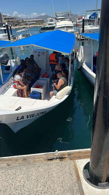 cabo-san-lucas-boat-tour-around-the-peninsula-and-stay-at-the-beach