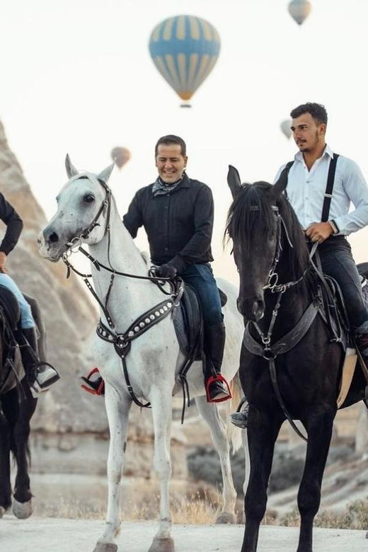 cappadocias-sunrise-horseback-riding