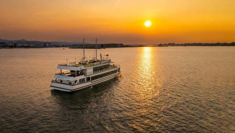 cat-ba-2-days-trip-luxury-cruise-national-park-beach