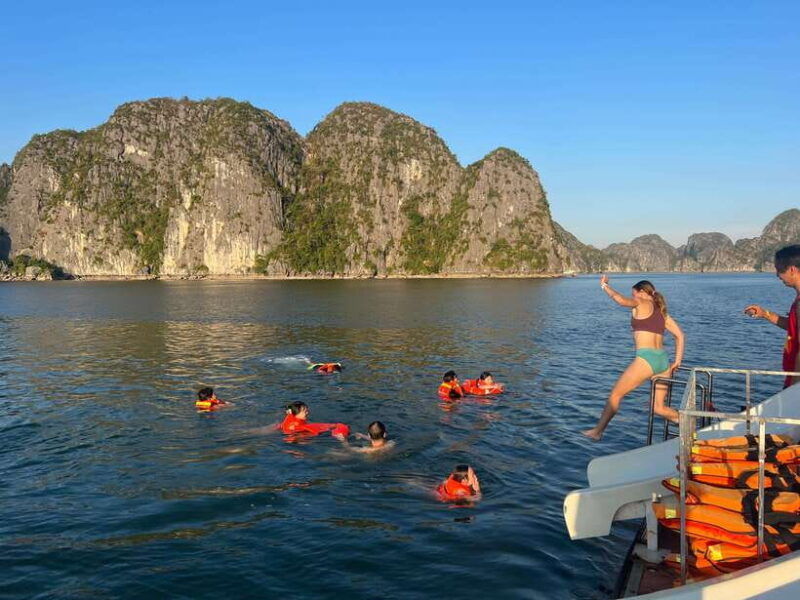 cat-ba-sunset-bioluminescent-kayaking-on-lan-ha-bay