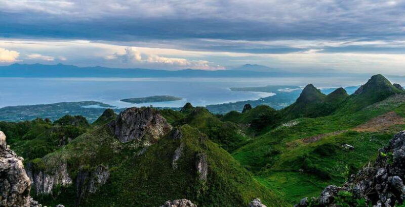 cebu-osmena-peak-hike-and-moalboal-snorkeling-escape