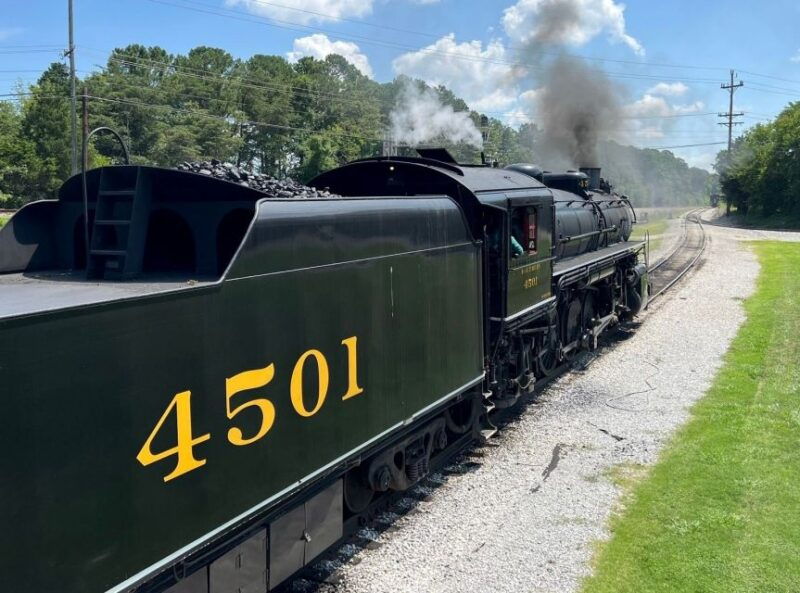 chattanooga-derailed-trolley-tour-and-train-ride