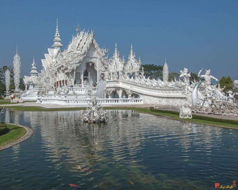 chiang-mai-chiang-rai-white-blue-black-temples-day-tour