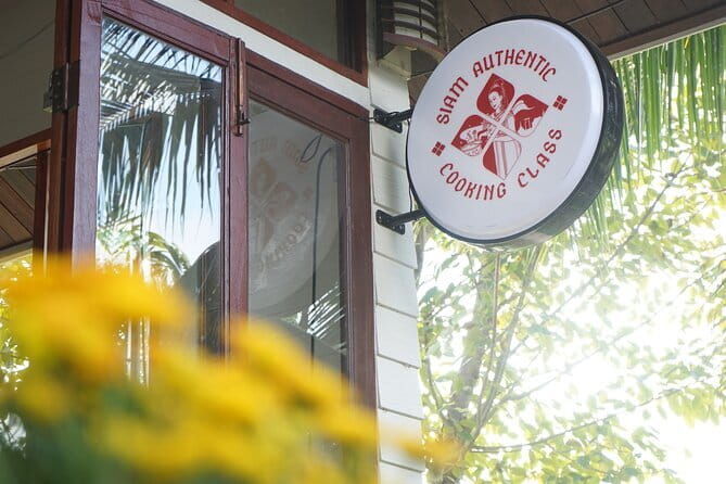 Chiang Mai Cooking Class - Siam Authentic Cooking Class - Why This Tour Excels